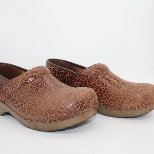 Sanita Brown Geometric Clogs (Size 40 EU)